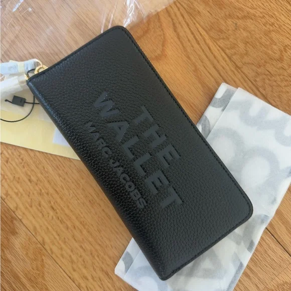 Marc Jacobs Black Wallet - Picture 1 of 4